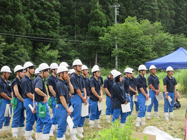 高校生の林業職場体験学習